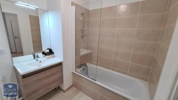 Appartement à louer 3 pièces 62.33m² Dijon (21000)