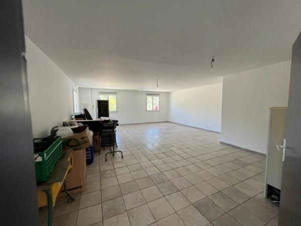 Gémenos (13420) Local professionnel 58 m² – Gémenos – Proche zone des Paluds