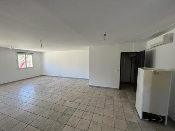 Gémenos (13420) Local professionnel 58 m² – Gémenos – Proche zone des Paluds