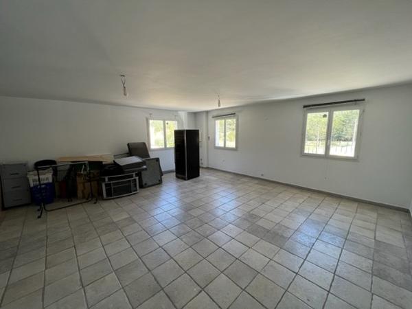 Gémenos (13420) Local professionnel 58 m² – Gémenos – Proche zone des Paluds