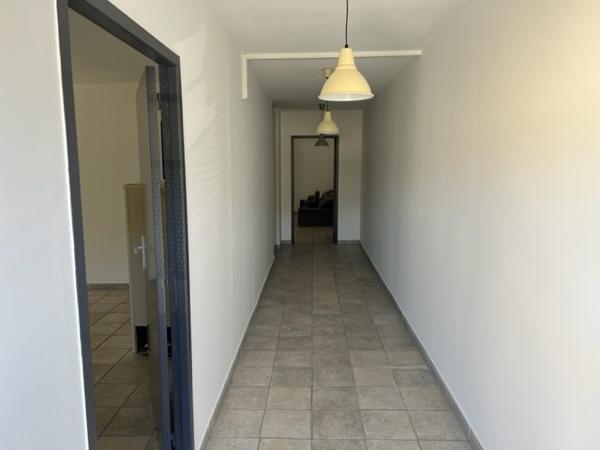 Gémenos (13420) Local professionnel 58 m² – Gémenos – Proche zone des Paluds