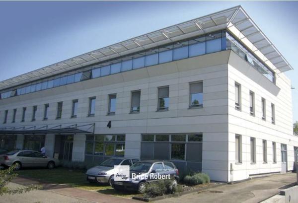 Bureaux à louer à Bron dans Europarc du Chêne avec stationnement extérieur