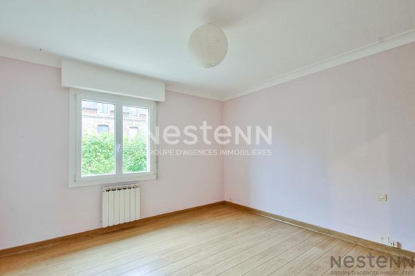 MAISON DE VILLE QUARTIER SAINT MICHEL 5 CHAMBRES AVEC GARAGE ET JARDIN CLOS