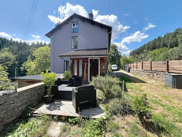 EXCLUSIVITE !  Maison Yssingeaux  de plus de 150 m2 a  5 minutes de l axe 88