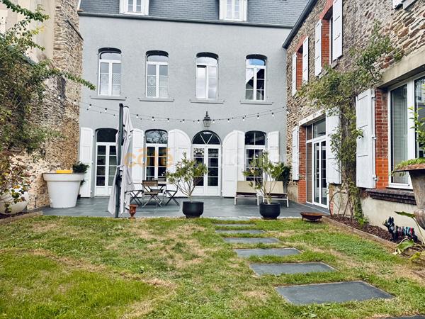 Vente
                Maison380 m² - 10 Pièces -
                    SAINT LO (50000)