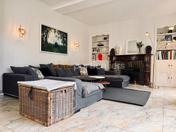 Vente
                Maison380 m² - 10 Pièces -
                    SAINT LO (50000)