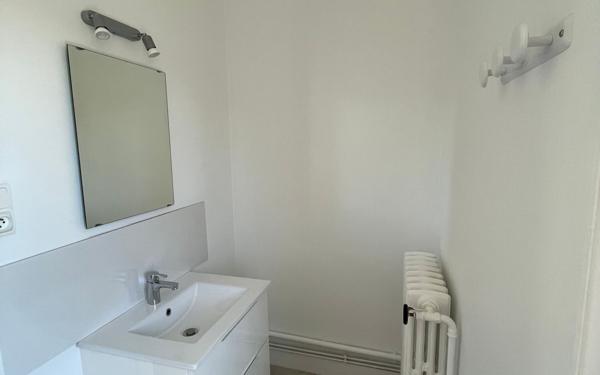 Maison à louer    3 pièces • 82 m2 Bénouville