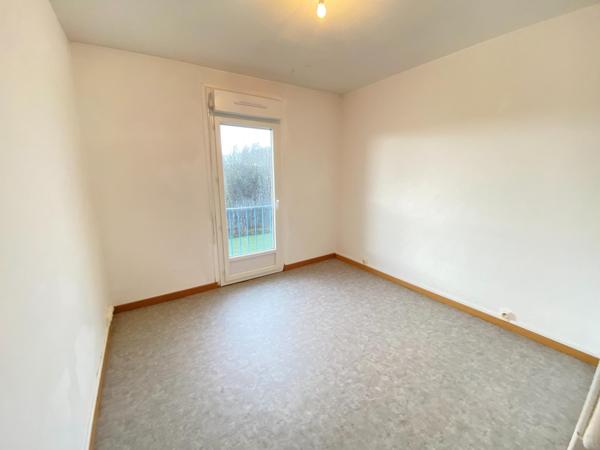 A Noyon, T3, 54 m2 4è et dernier étage ss ascenseur