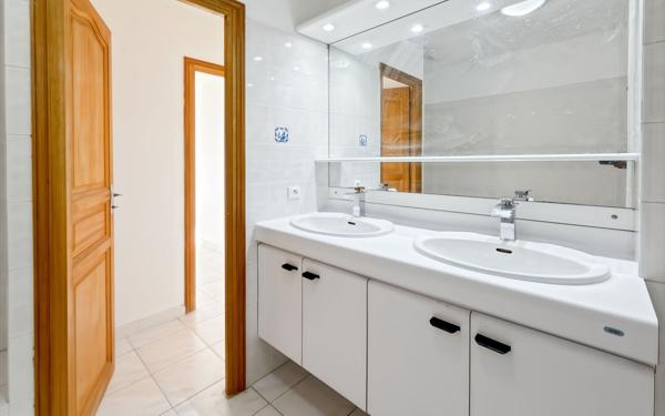 Maison à vendre    5 pièces • 146,50 m2 Nice