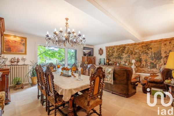 Maison traditionnelle 6 pièces de 190 m² à Mouans-Sartoux (06370)