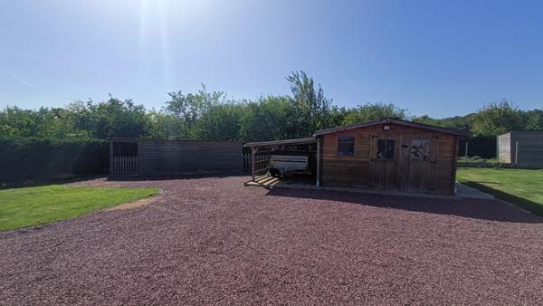 Plain poied sur 2900m² de terrain, hors lotissement