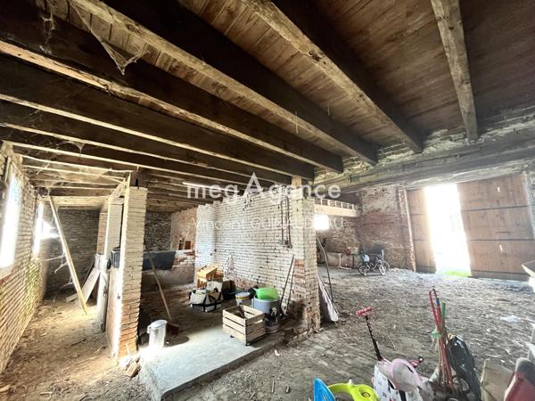 Maison à BEGROLLES-EN-MAUGES, 49122 - 1 pièce 180m²