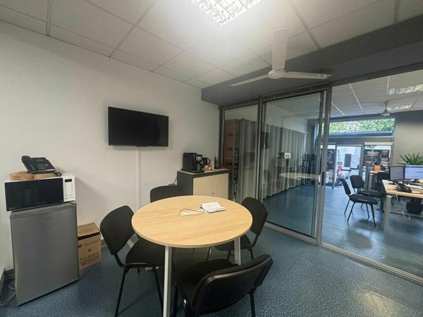 À LOUER – Bureaux – Place du Théâtre – La Roche-sur-Yon (85)