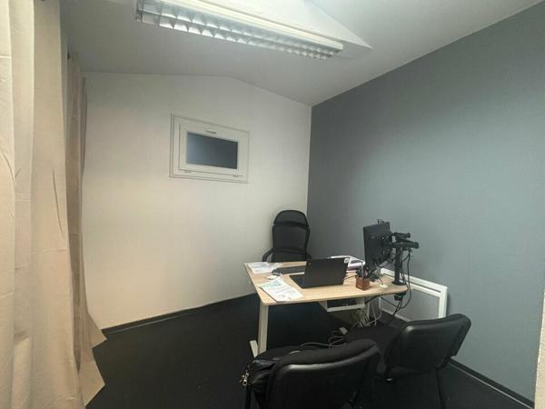 À LOUER – Bureaux – Place du Théâtre – La Roche-sur-Yon (85)