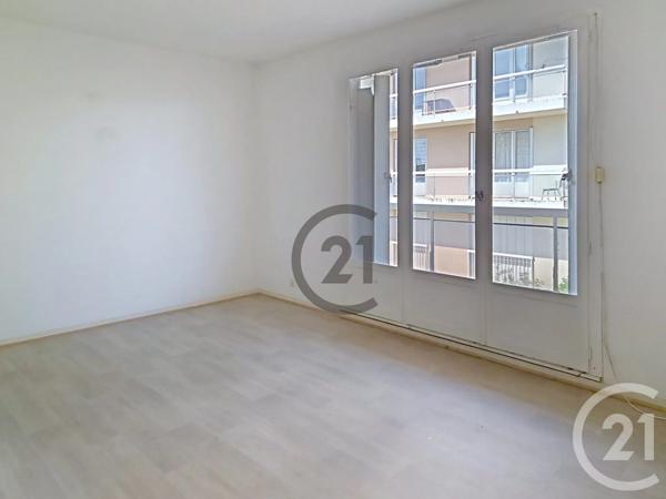 Appartement F2 à vendre  2 pièces - 52 m 2   MIGENNES  - 89