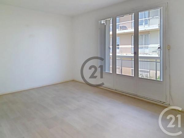 Appartement F2 à vendre  2 pièces - 52 m 2   MIGENNES  - 89