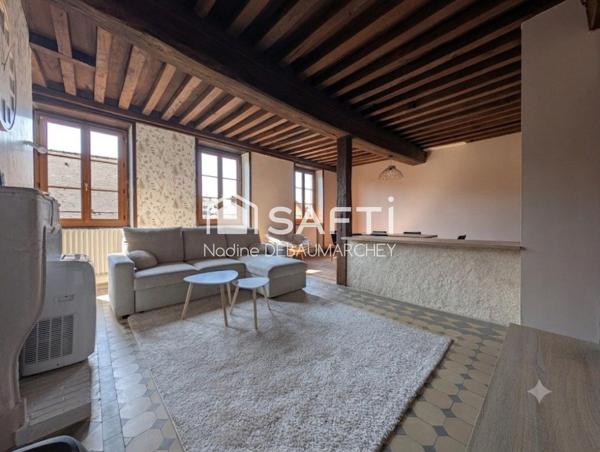 Maison en pierre de 150 m² au cœur de Charolles, idéale pour famille ou profession libérale