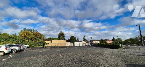 Terrain pour construction à usage professionnel