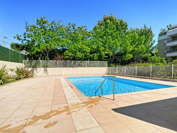 Appartement T1 avec terrasse et garage fermé à vendre - Secteur Montolivet 13012 Marseille