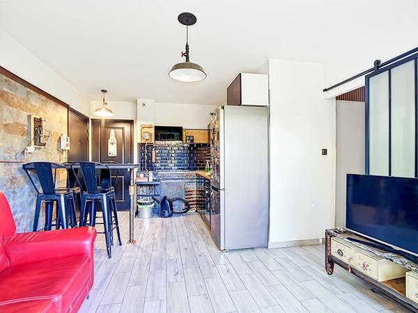 Appartement T1 avec terrasse et garage fermé à vendre - Secteur Montolivet 13012 Marseille