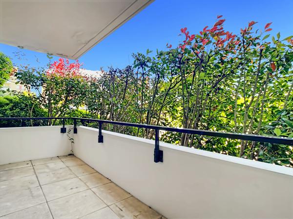 Appartement T1 avec terrasse et garage fermé à vendre - Secteur Montolivet 13012 Marseille