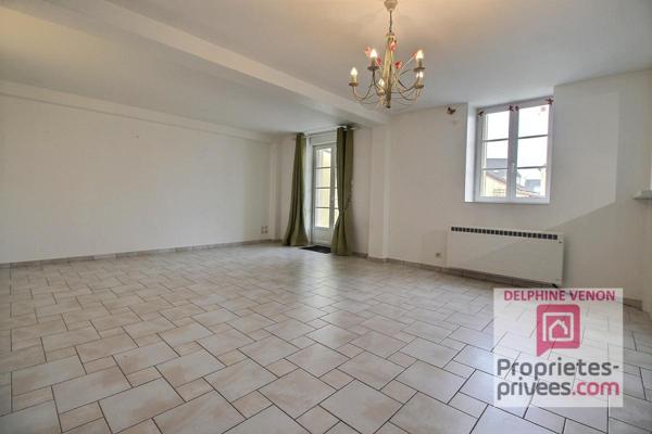 Exclusivité - Appartement  T3  en rez de jardin avec terrasse, cave et parking dans le centre ville de Châteauneuf Sur Loire