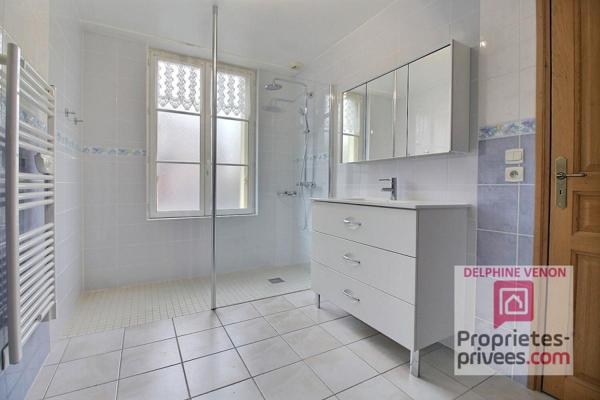 Exclusivité - Appartement  T3  en rez de jardin avec terrasse, cave et parking dans le centre ville de Châteauneuf Sur Loire