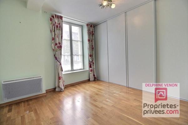 Exclusivité - Appartement  T3  en rez de jardin avec terrasse, cave et parking dans le centre ville de Châteauneuf Sur Loire