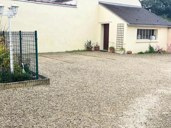 Exclusivité - Appartement  T3  en rez de jardin avec terrasse, cave et parking dans le centre ville de Châteauneuf Sur Loire