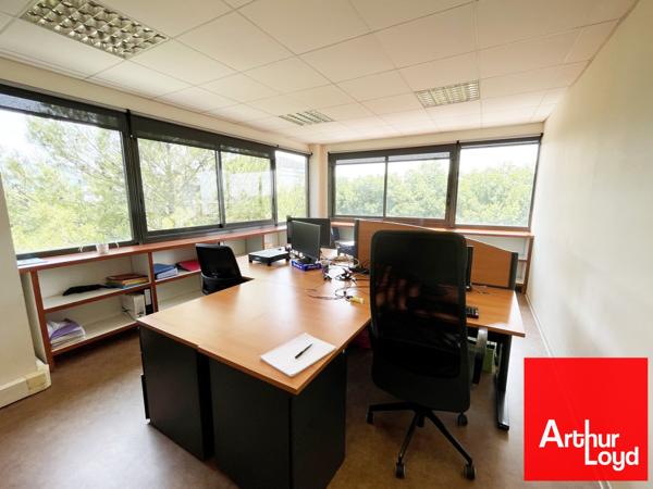 Bureaux à louer avec nombreux parkings à Pérols espaces aménagés