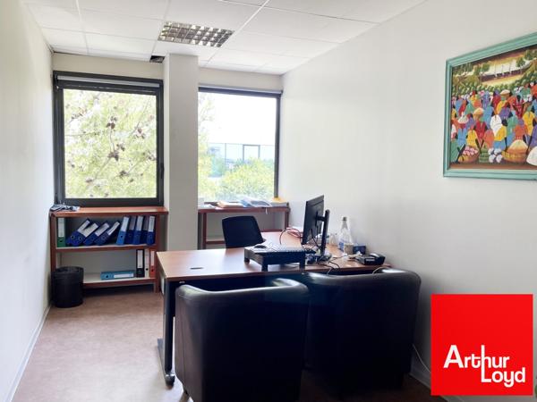 Bureaux à louer avec nombreux parkings à Pérols espaces aménagés