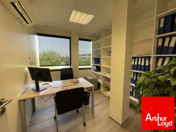 Bureaux à louer avec nombreux parkings à Pérols espaces aménagés