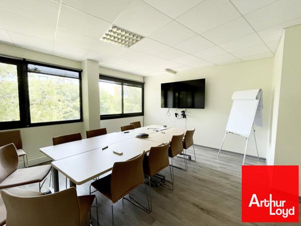 Bureaux à louer avec nombreux parkings à Pérols espaces aménagés