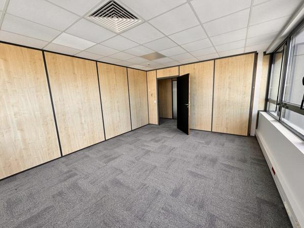 TOURS NORD L'AERONEF BUREAUX A LOUER DE 135 M² AVEC POSSIBILITE DE PARKINGS