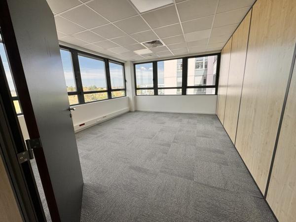 TOURS NORD L'AERONEF BUREAUX A LOUER DE 135 M² AVEC POSSIBILITE DE PARKINGS
