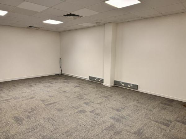 TOURS NORD L'AERONEF BUREAUX A LOUER DE 135 M² AVEC POSSIBILITE DE PARKINGS