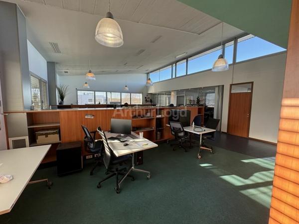 BUREAUX à LOUER de 483 m²