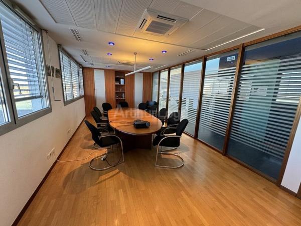 BUREAUX à LOUER de 483 m²