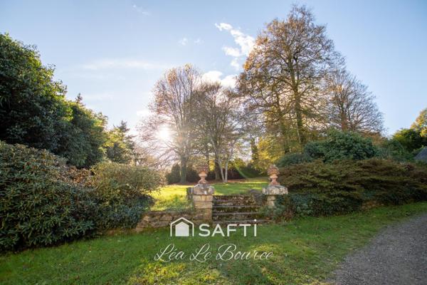 Manoir d’exception de1863 au cœur d’un parc de 2,9 hectares.