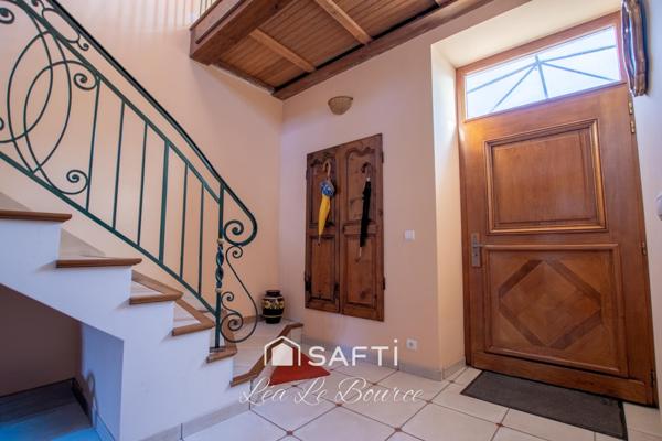 Manoir d’exception de1863 au cœur d’un parc de 2,9 hectares.