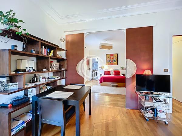 Paris (75007) ART DÉCO AU 5È ÉTAGE ASCENSEUR