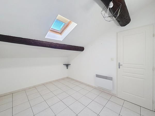 A VENDRE SERIGNAN (34) - Appartement T2 - Dernier étage