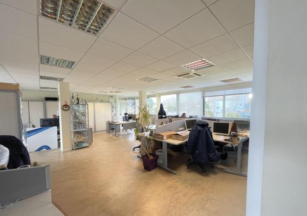 Bureaux à louer à Rezé espace divisible avec climatisation et parking