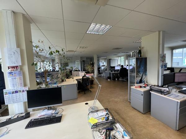 Bureaux à louer à Rezé espace divisible avec climatisation et parking