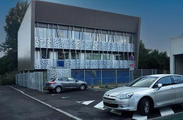 Bureaux à louer à Rezé espace divisible avec climatisation et parking