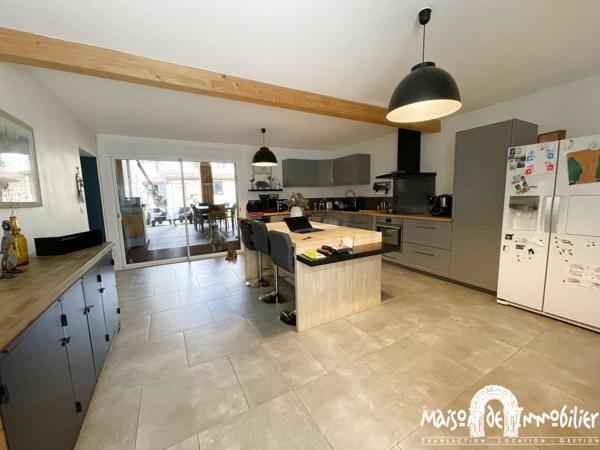 Vente Charmante Maison de village - 5 pièces - 152m² - Jardin et grande terrasse - BOURG CHARENTE