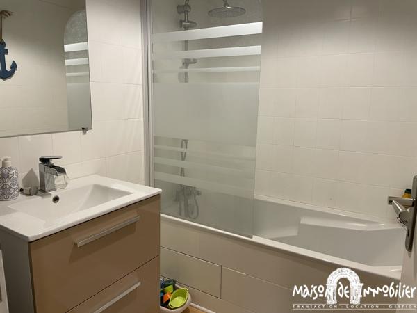 Vente Charmante Maison de village - 5 pièces - 152m² - Jardin et grande terrasse - BOURG CHARENTE