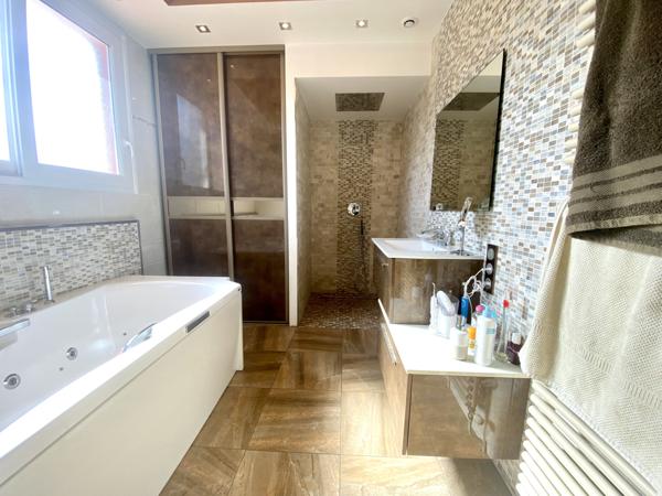 Maison 5 pièces - 146 m²