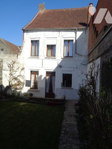 LILLERS, Maison de ville 268 m² habitable bâtie sur 359 m²