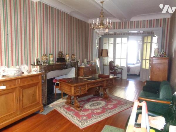 LILLERS, Maison de ville 268 m² habitable bâtie sur 359 m²